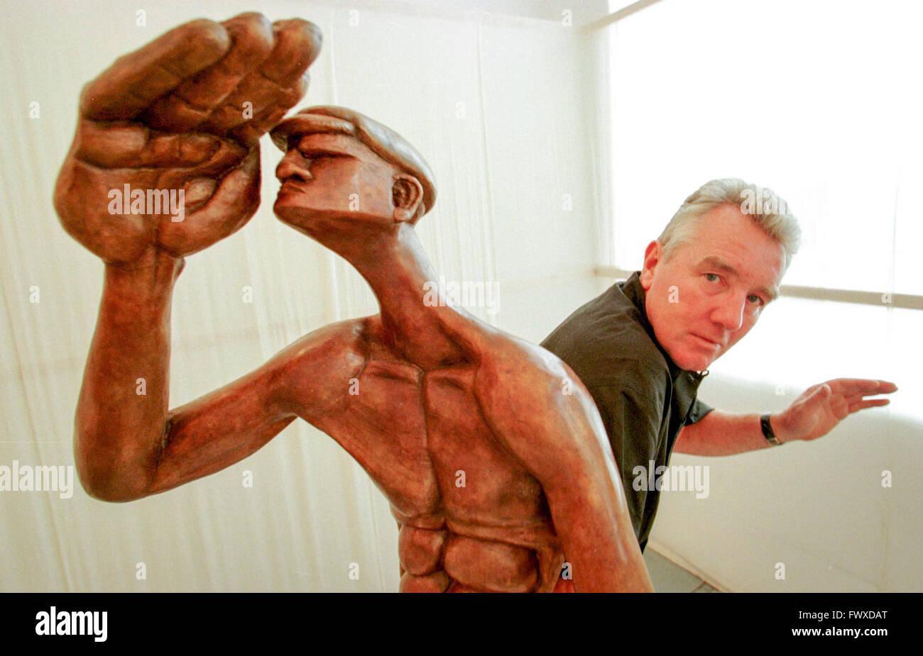 Sculptor and convicted murderer Jimmy Boyle with some of his work at an  exhibition in Edinburgh Stock Photo - Alamy
