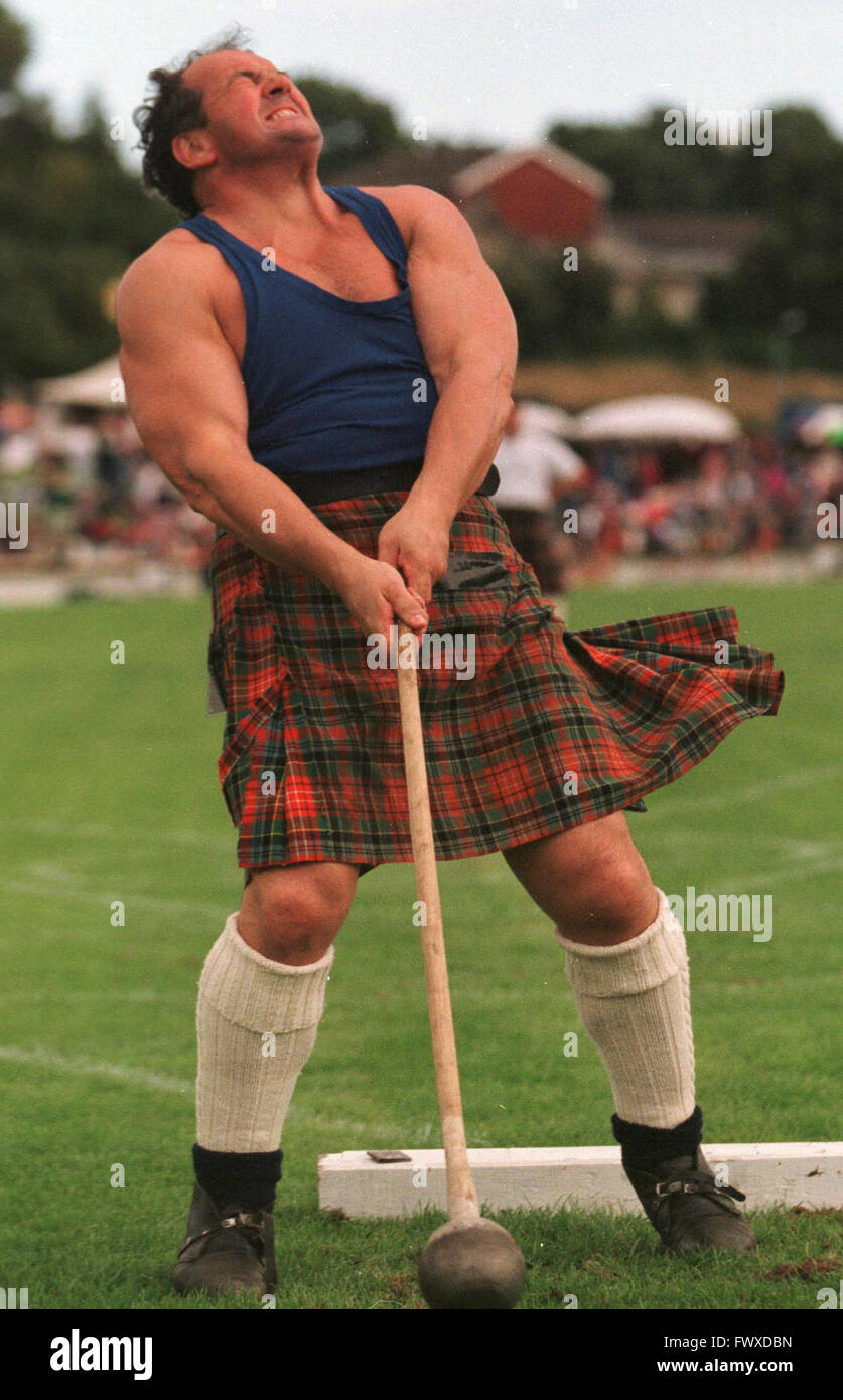 Hammer throw highland games hires stock photography and images Alamy