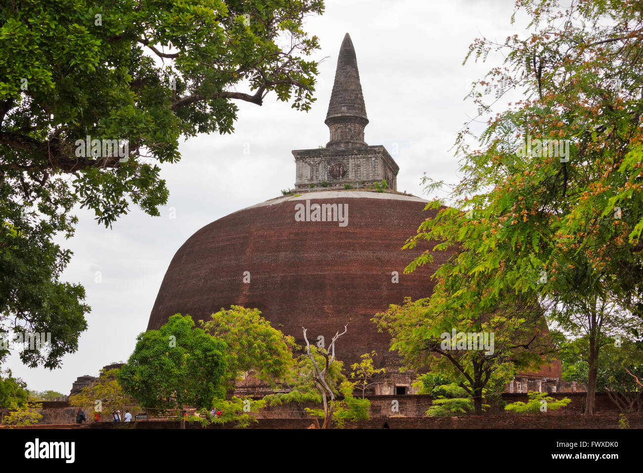 Rankoth Vehera (the Golden Pinnacle Dagoba), Polonnaruwa, Sri Lanka Stock Photo