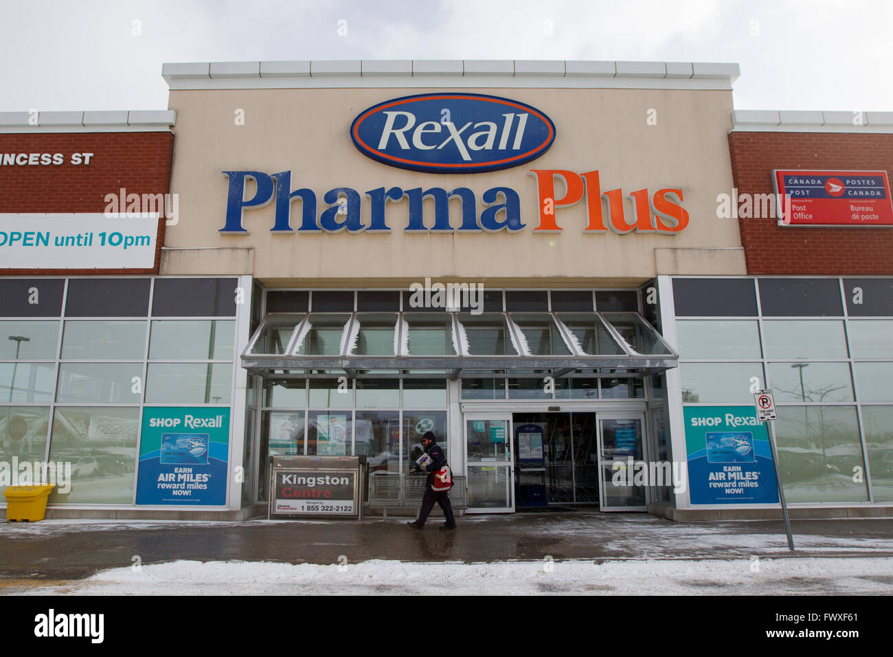 Rexall pharmacy hires stock photography and images Alamy