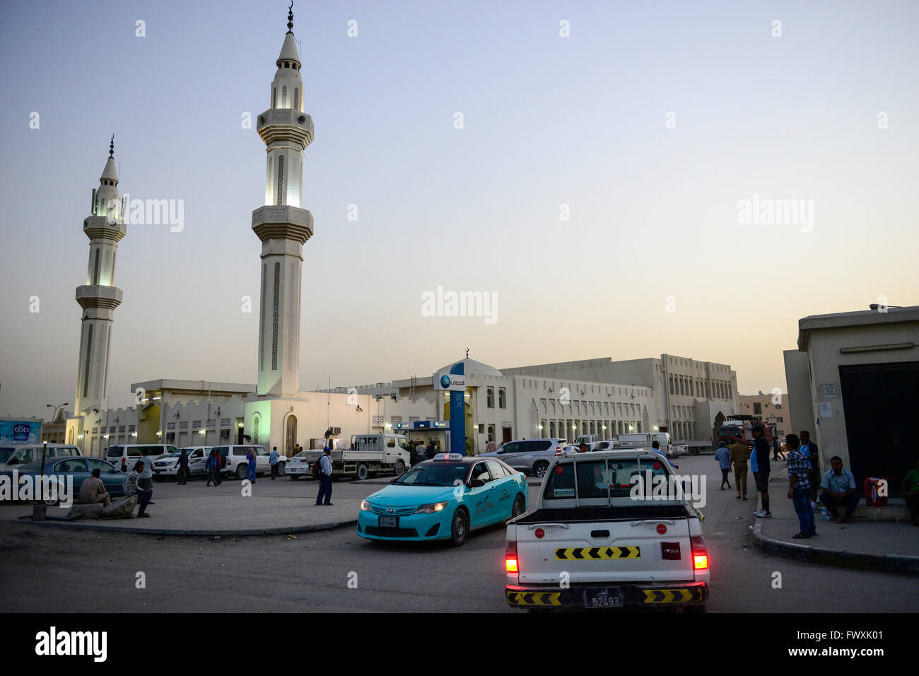 QATAR, Doha, industrial complex outside the city, migrant worker, mosque  / KATAR, Doha, Industriekomplex ausserhalb der Stadt, Gastarbeiter, Moschee Stock Photo