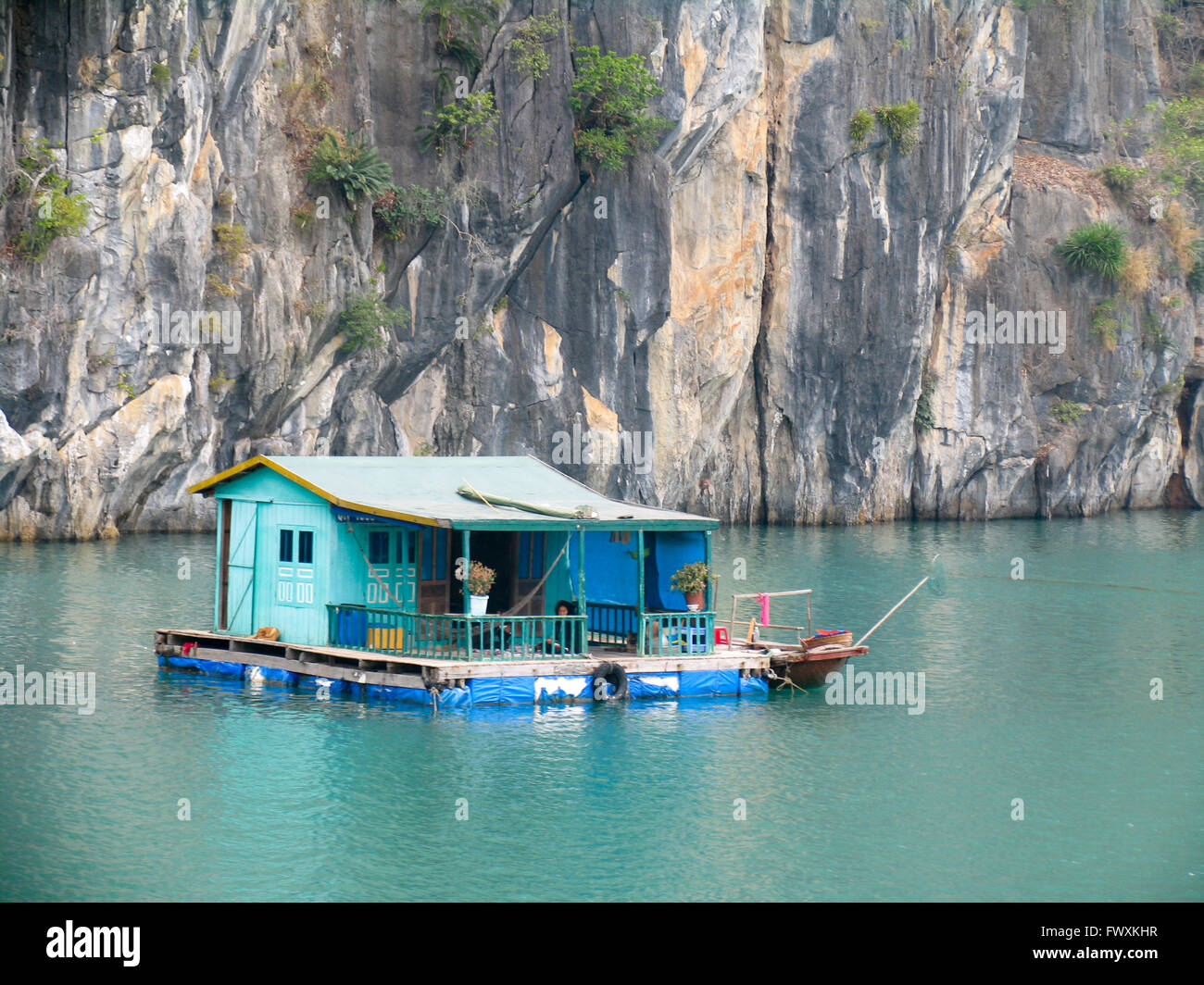 Traditional floating house in Halong Bay, Vietnam Stock Photo Alamy