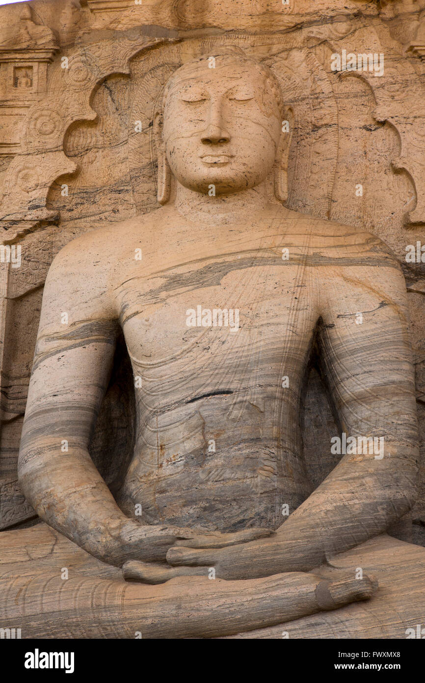 Sitting Buddha Statue - Dhyana Mudra Pose Sitting Buddha Statue - Dhyana Mudra Pose
