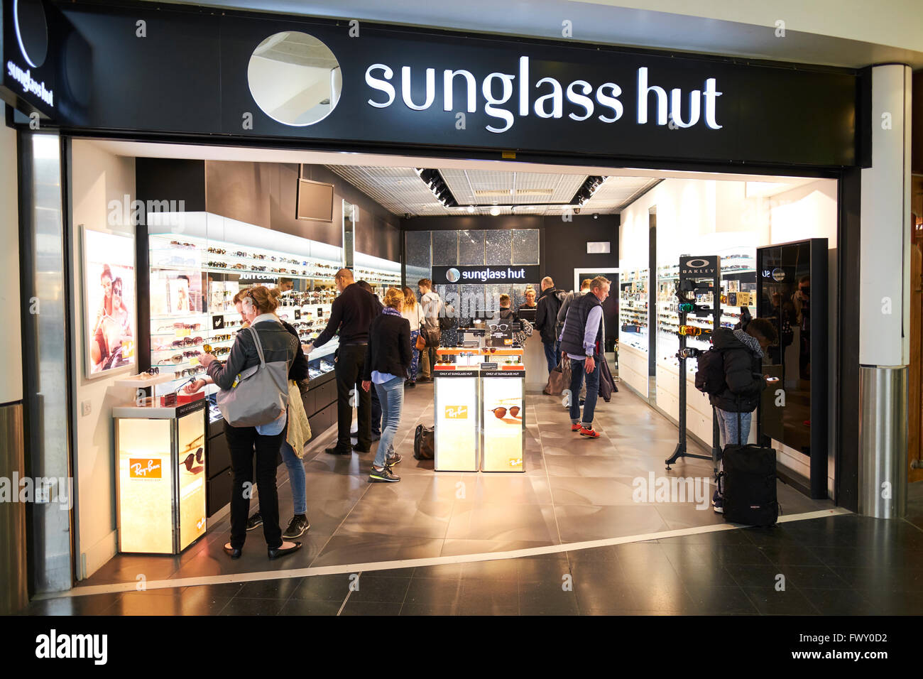 Sunglass Hut | Lisbon Airport