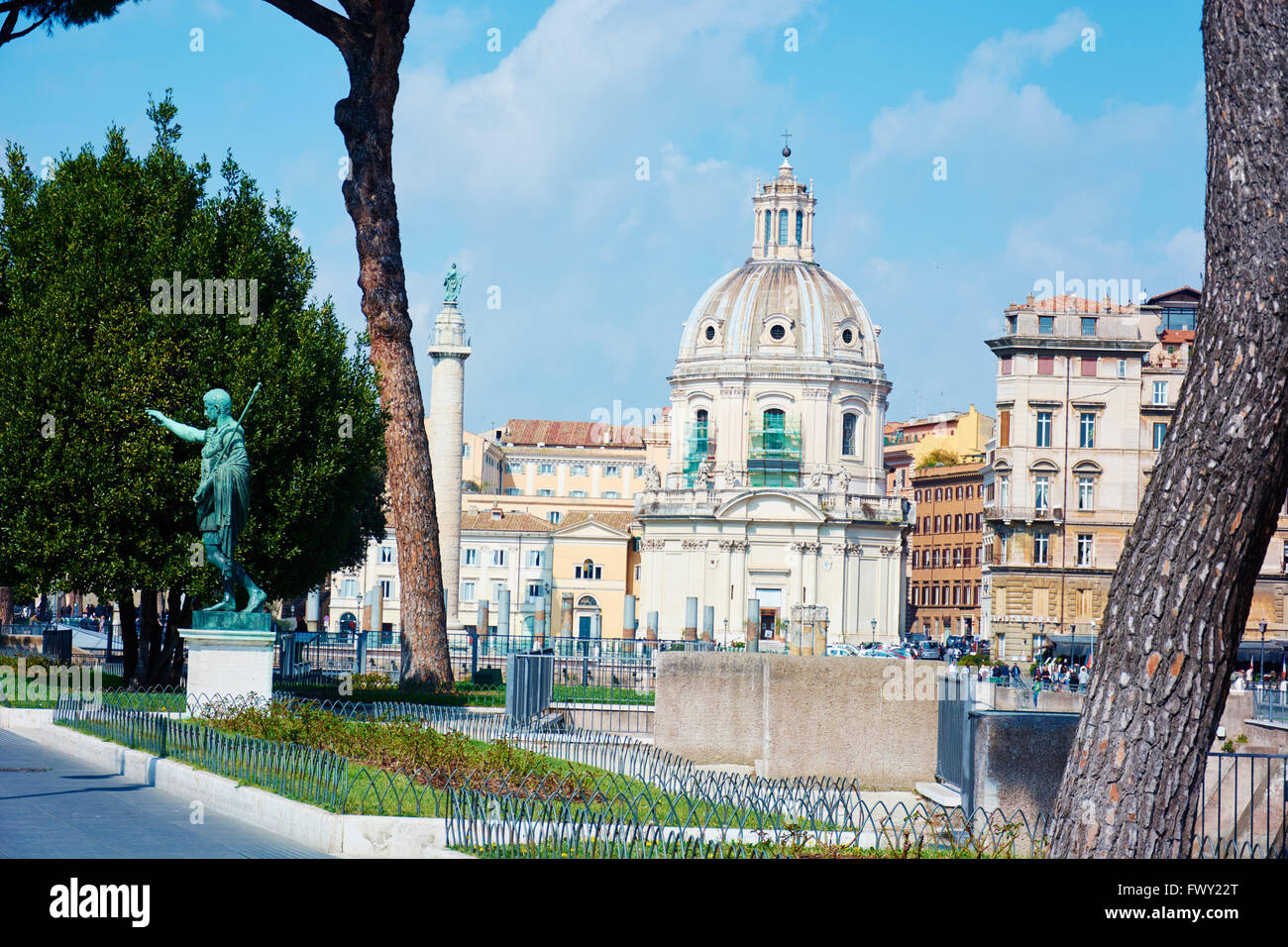 Sold Rome Street Streets of Rome Stock Photo - Alamy