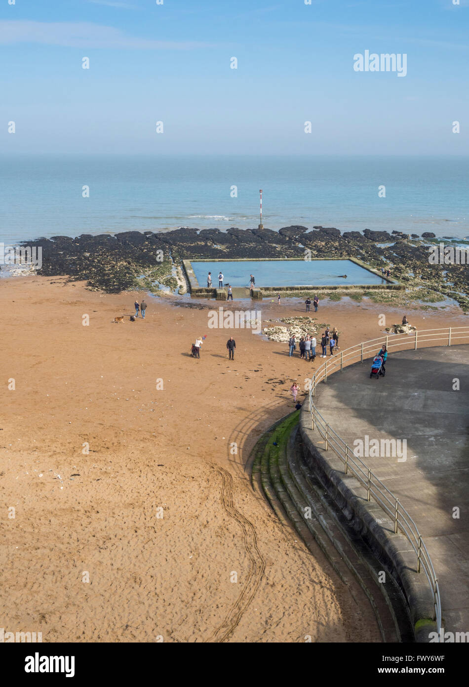 Swimming pool at Viking Bay at Broadstairs Stock Photo Alamy