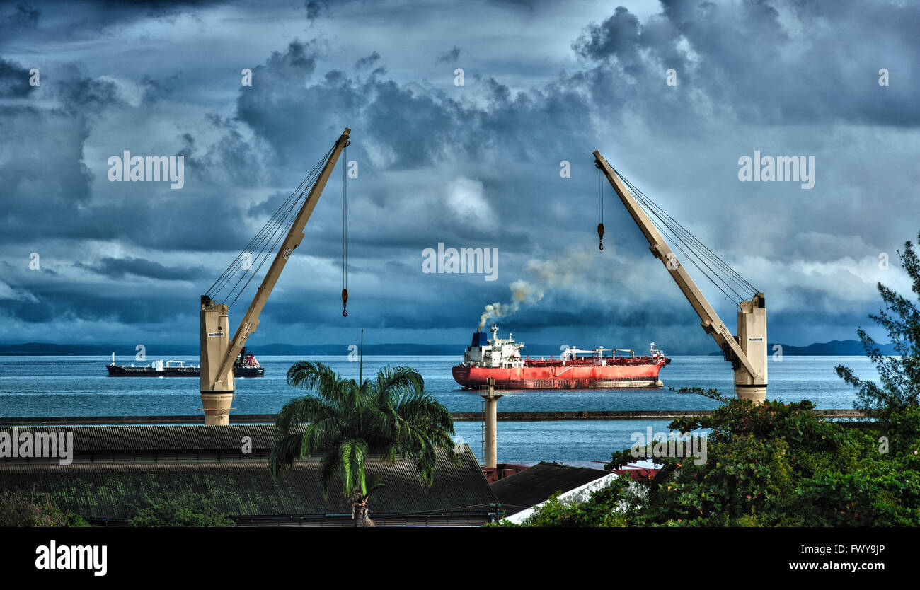 Ships  passing through the port area of Salvador, Baia de Todos Santos (All Saints Bay), Salvador, Bahia, Brazil Stock Photo