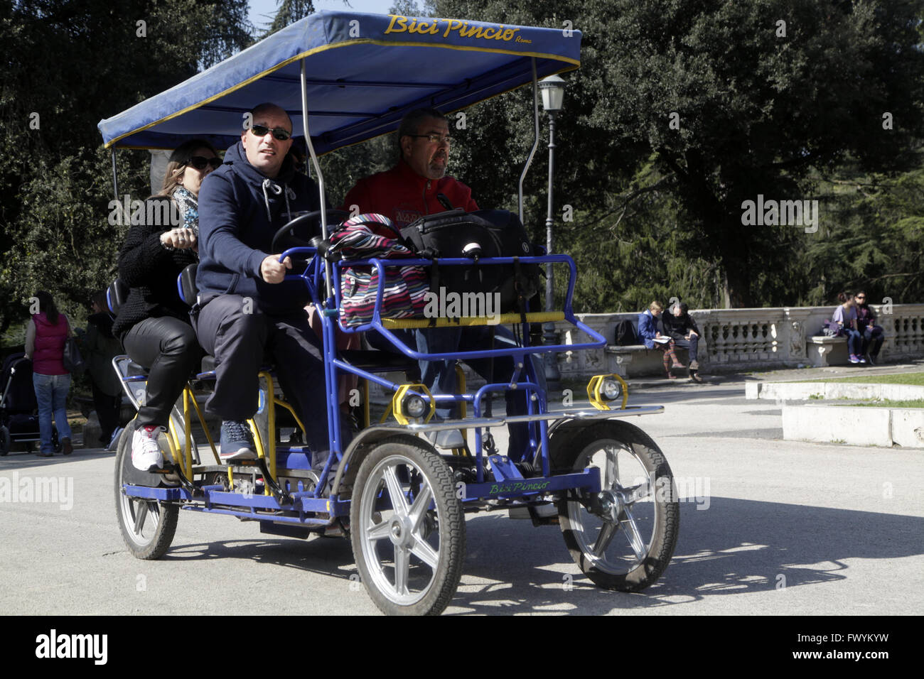 Rickshaw rome hi-res stock photography and images - Alamy