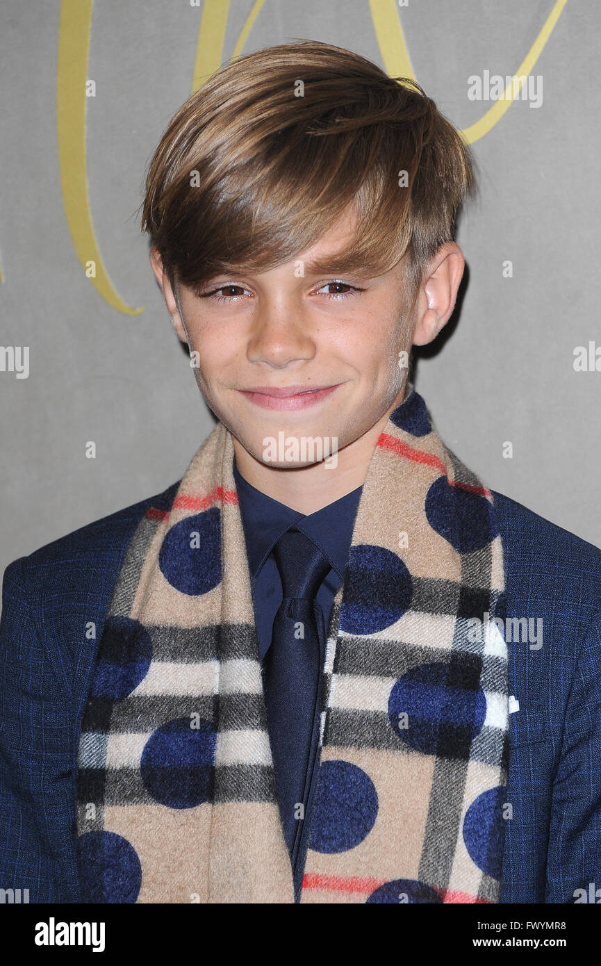 Victoria beckham son romeo beckham hi-res stock photography and images -  Alamy