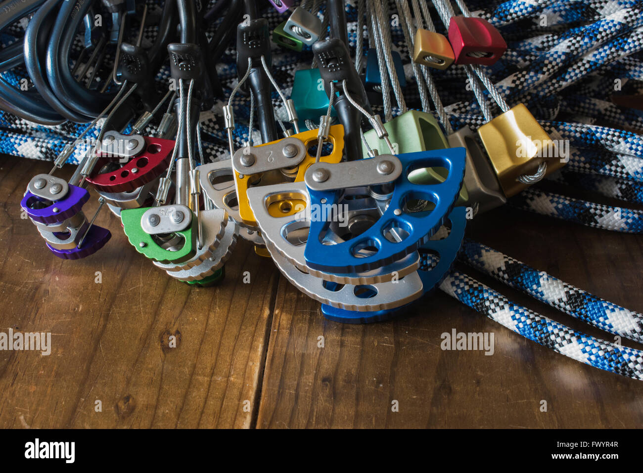 Climbing rope and carabiner hi-res stock photography and images - Alamy