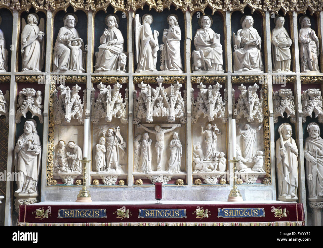 Ludlow Shropshire the ornate altar and statues in the Chancel of St Laurences Church UK Stock Photo