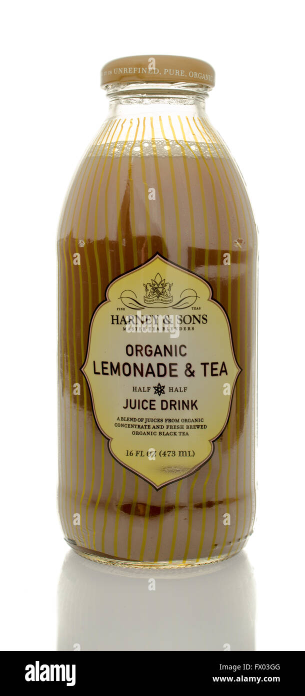 Winneconne, WI - 5 March 2016:  A bottle of Harney & Sons organic lemonade & tea juice drink Stock Photo