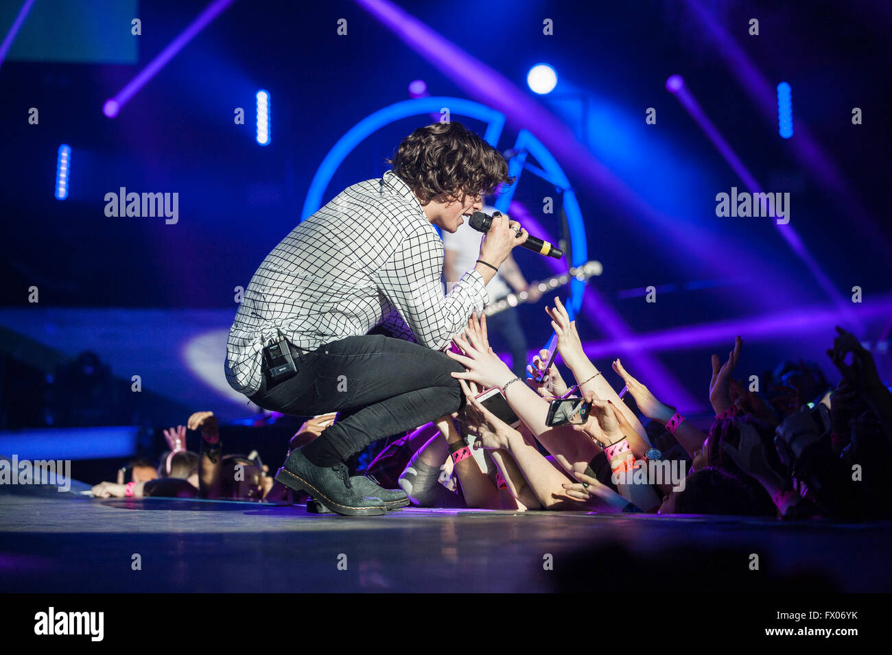 Glasgow, Scotland, UK. 08th Apr, 2016. Bradley Simpson of The Vamps performs on stage at The SEE Hydro on April 8, 2016 in Glasgow,Scotland. Credit:  Sam Kovak/17�Թ����� Live News Stock Photo