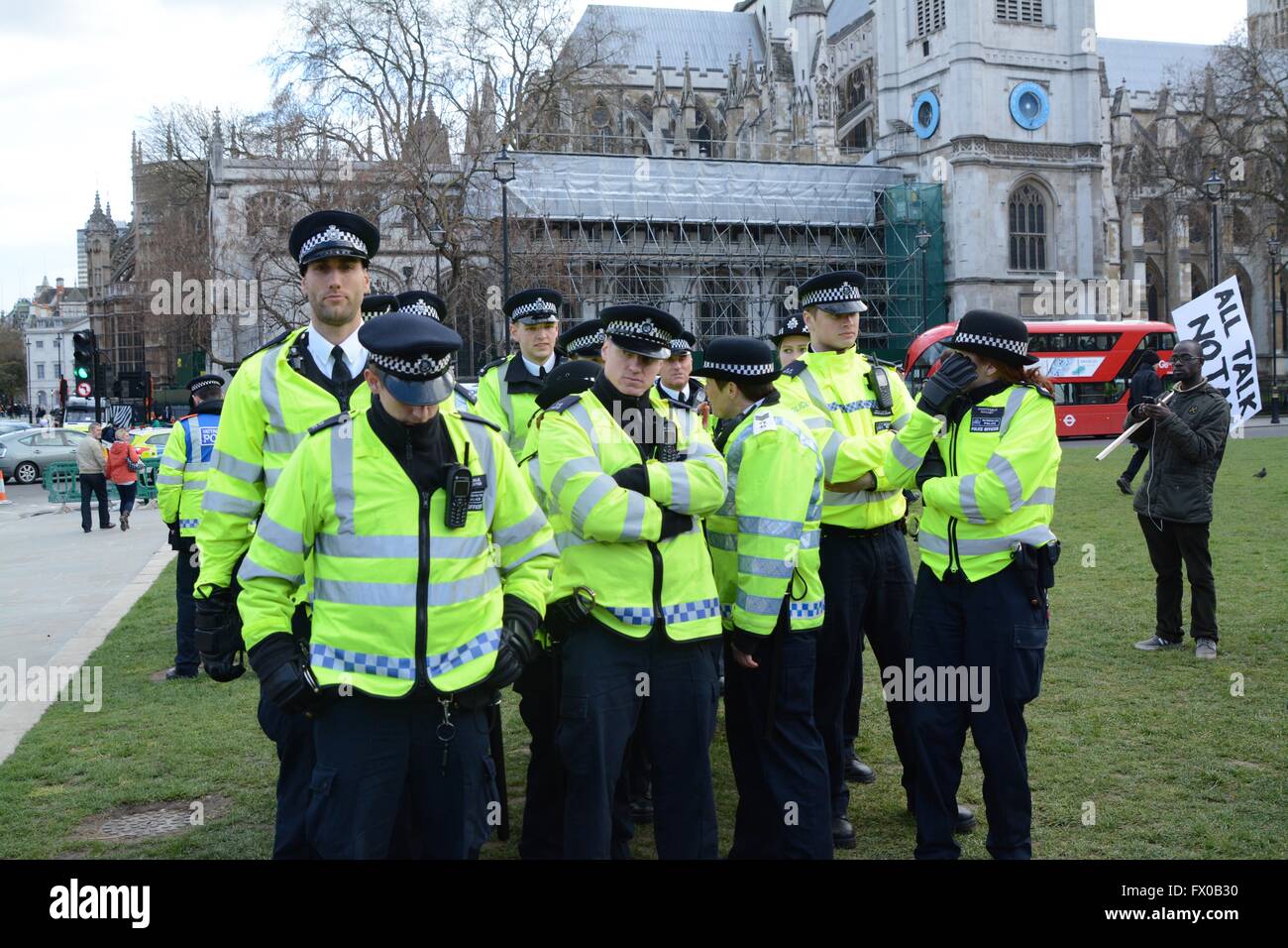 London, UK. 9th April 2016. Police gear up to move in on drunk crowd in Parliament Square.Police clash with protesters in Parliament Square, London. Credit:  Marc Ward/Alamy Live News Stock Photo