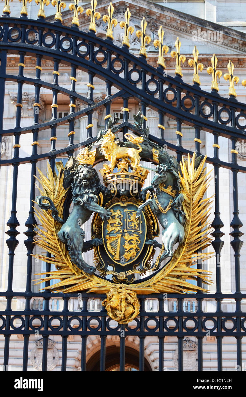 Buckingham Palace is the London residence and principal workplace of the reigning monarch of the UK. Gates by Bromsgrove Guild Stock Photo