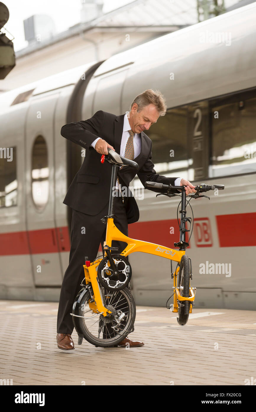 folding bike airplane