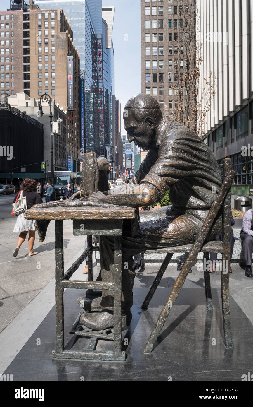 'The Garment Worker', Fashion District, NYC Stock Photo