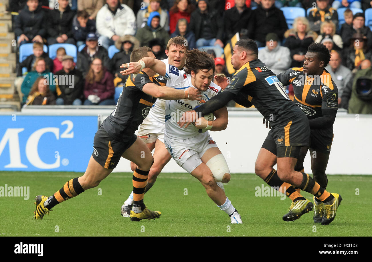 Ricoh Arena, Coventry, UK. 09th Apr, 2016. European Champions Cup. Wasps versus Exeter Chiefs. Exeter's Michele Campagnaro makes a break. Credit:  Action Plus Sports/Alamy Live News Stock Photo