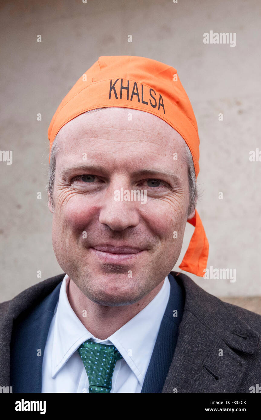 London, UK.  10 April 2016.  Zac Goldsmith MP, Conservative candidate for Mayor of London, visits Gurdwara Sri Guru Singh Sabha temple at the start of the Vaisakhi festival in Southall, west London.  Thousands of Sikhs enjoy the event which celebrates the Sikh New Year and harvest festival.  Credit:  Stephen Chung / Alamy Live News Stock Photo