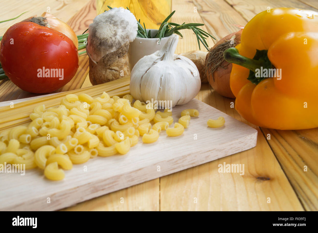 Table Ingridient Spaghetti Recipes ingredient on table Stock Photo - Alamy