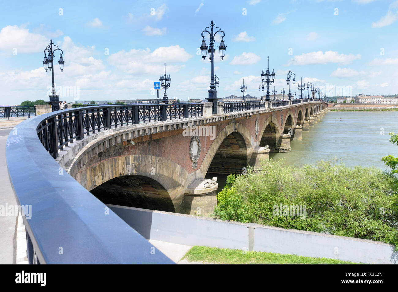The Pont de pierre over the river Garonne, Bordeaux, Gironde, France Stock Photo