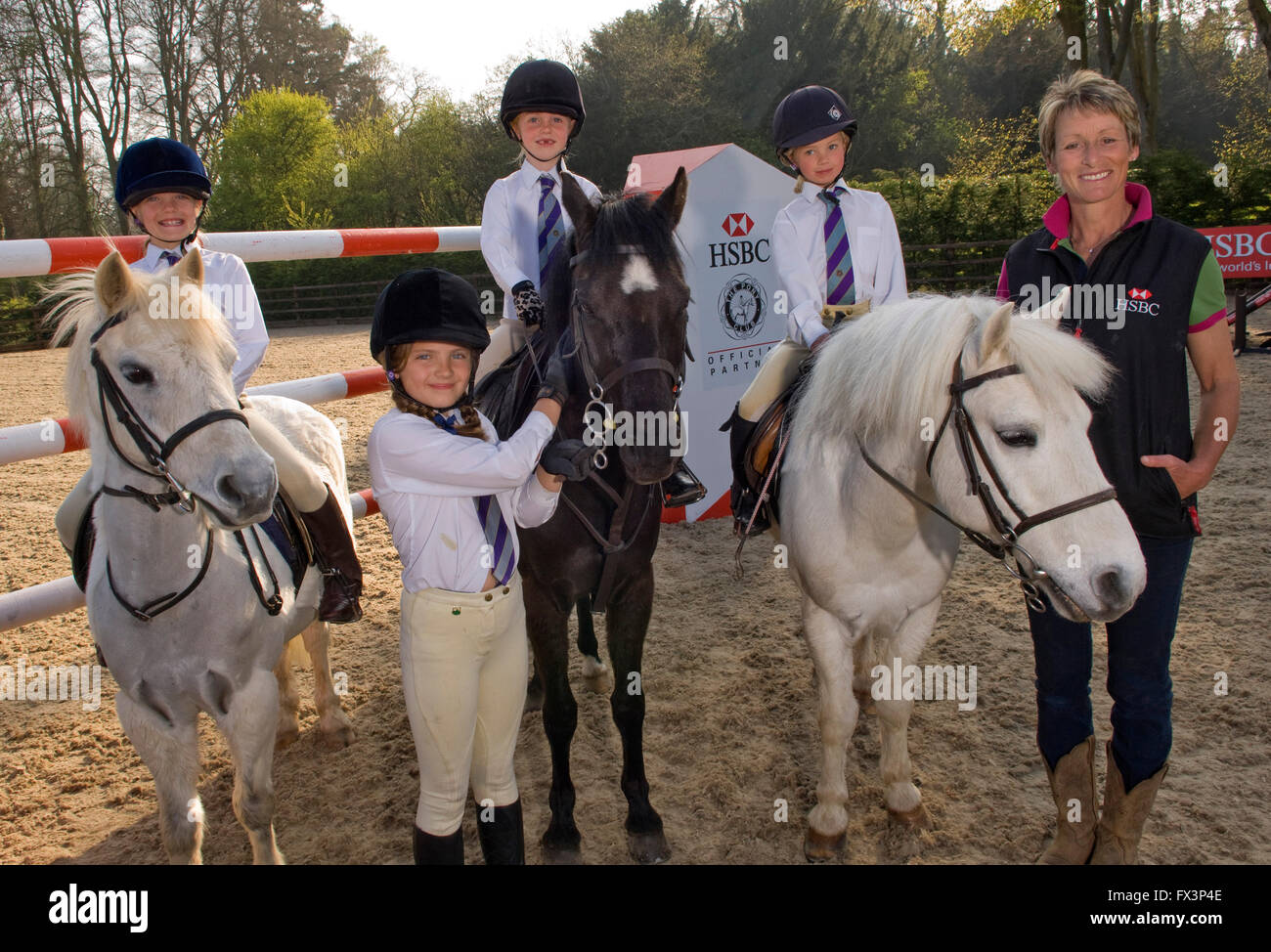 Pony Club meeting in Devonshire with help from olympic equestrian Mary