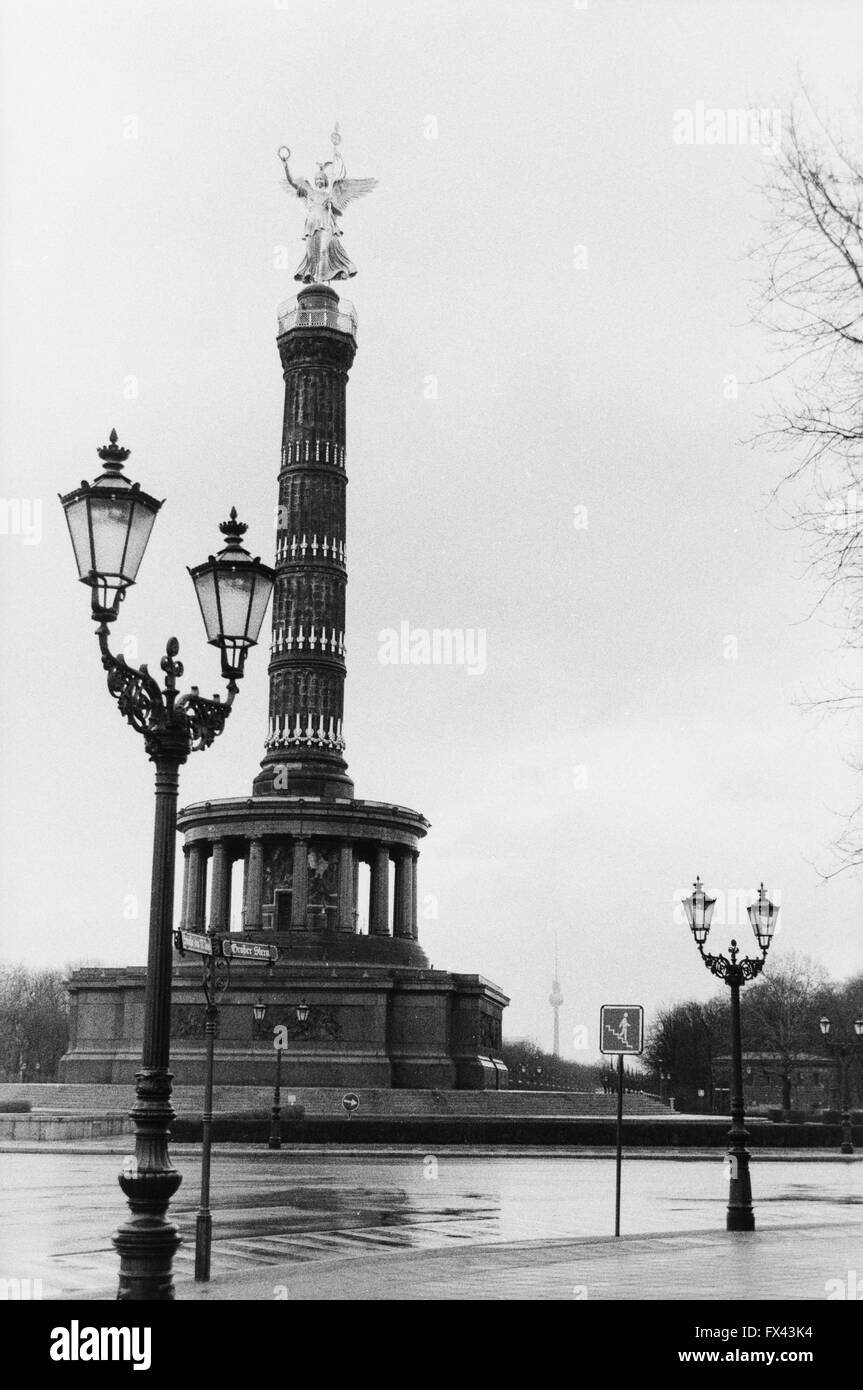 Archive image of  the Siegessäule, Victory Column, by Heinrich Strack, 1873, Großer Stern, Berlin, Germany, in March 1994 Stock Photo