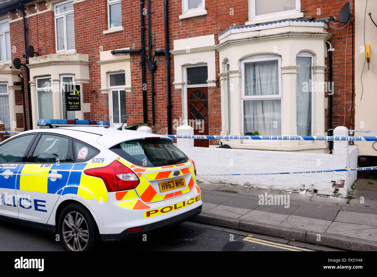 Portsmouth, UK. 12th April 2016. Police in Portsmouth are hunting  a person who attacked  a teenage girl in Fratton last night Emergency services rushed to the scene just after 7pm. The victim who answered the door to the attacker was seriously assaulted she  rushed  to Southampton  General   Hospital after being hit numerous times with a hammer. The 17 year old girl is said to be in a critical condition but stable. Credit:  uknip/Alamy Live News Stock Photo