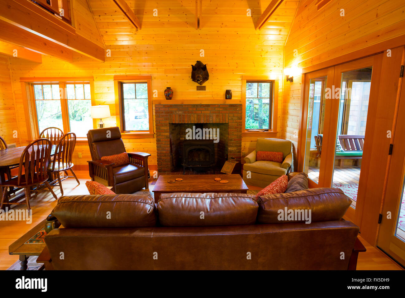 Rustic vacation home with a cabin in the woods feel in Oregon along the McKenzie River. Stock Photo
