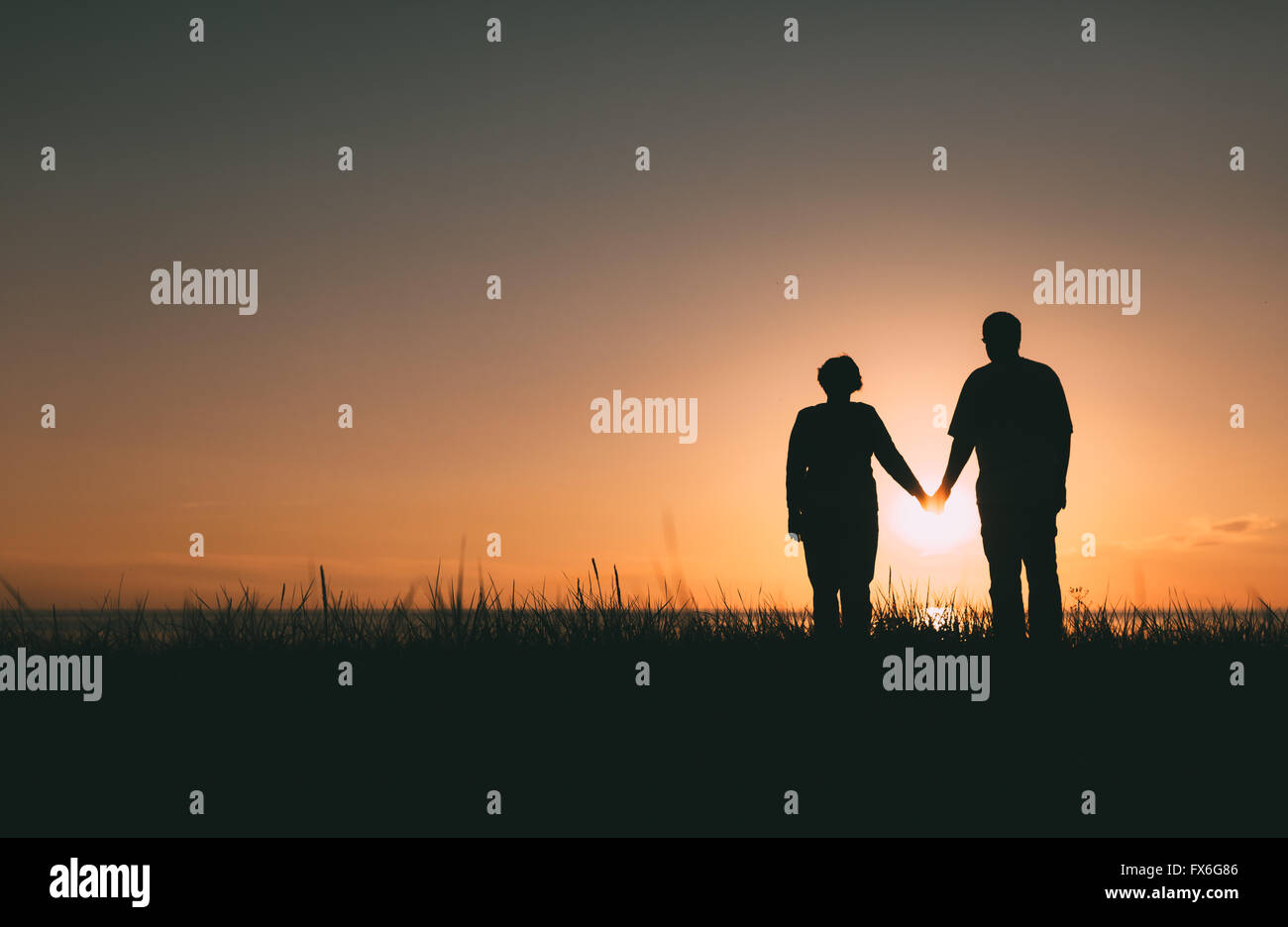 Couple silhouettes hi-res stock photography and images - Alamy