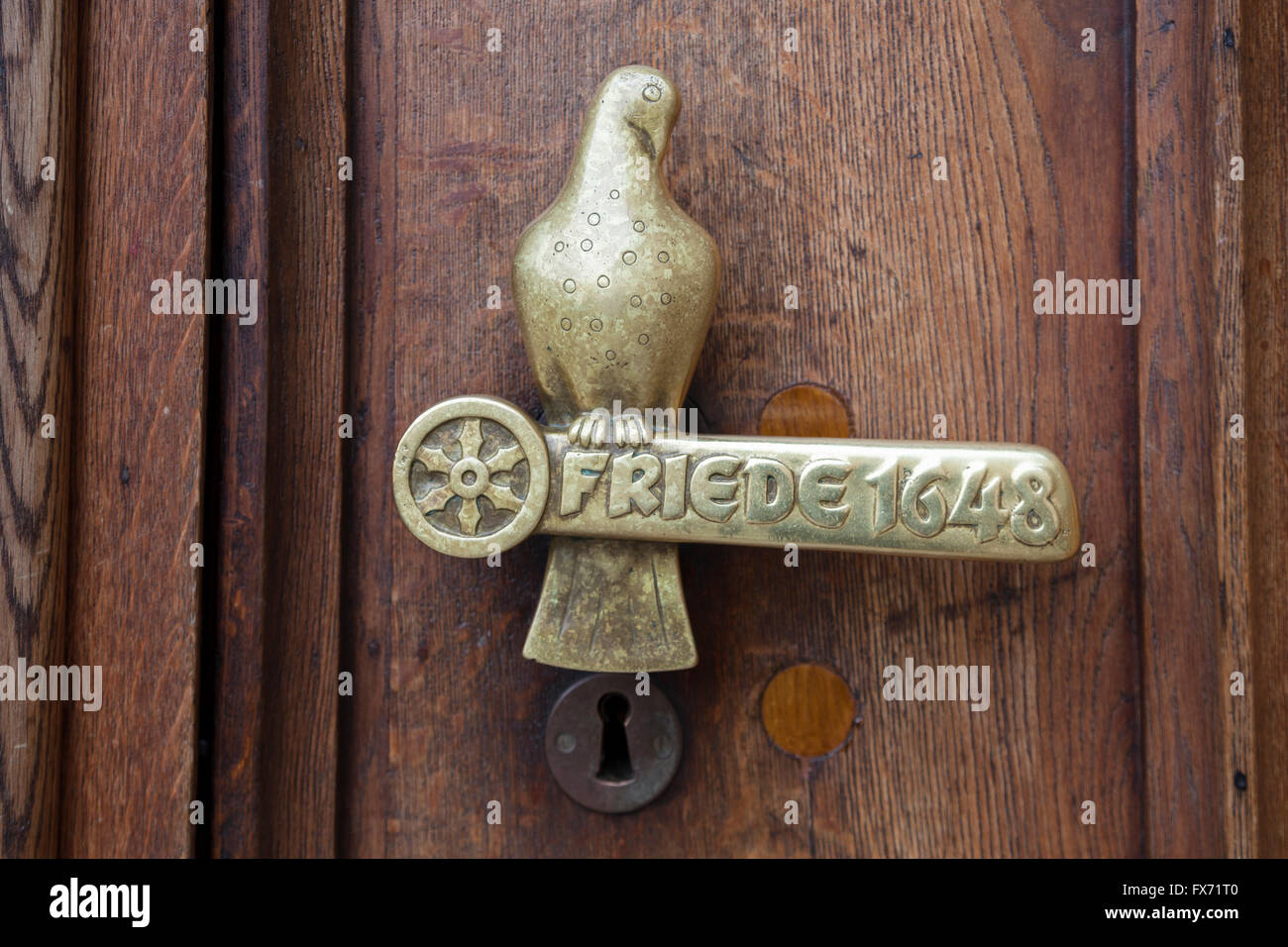 Door handle with lettering, Peace 1648, Peace of Westphalia, City hall, Osnabrück, Lower Saxony, Germany Stock Photo