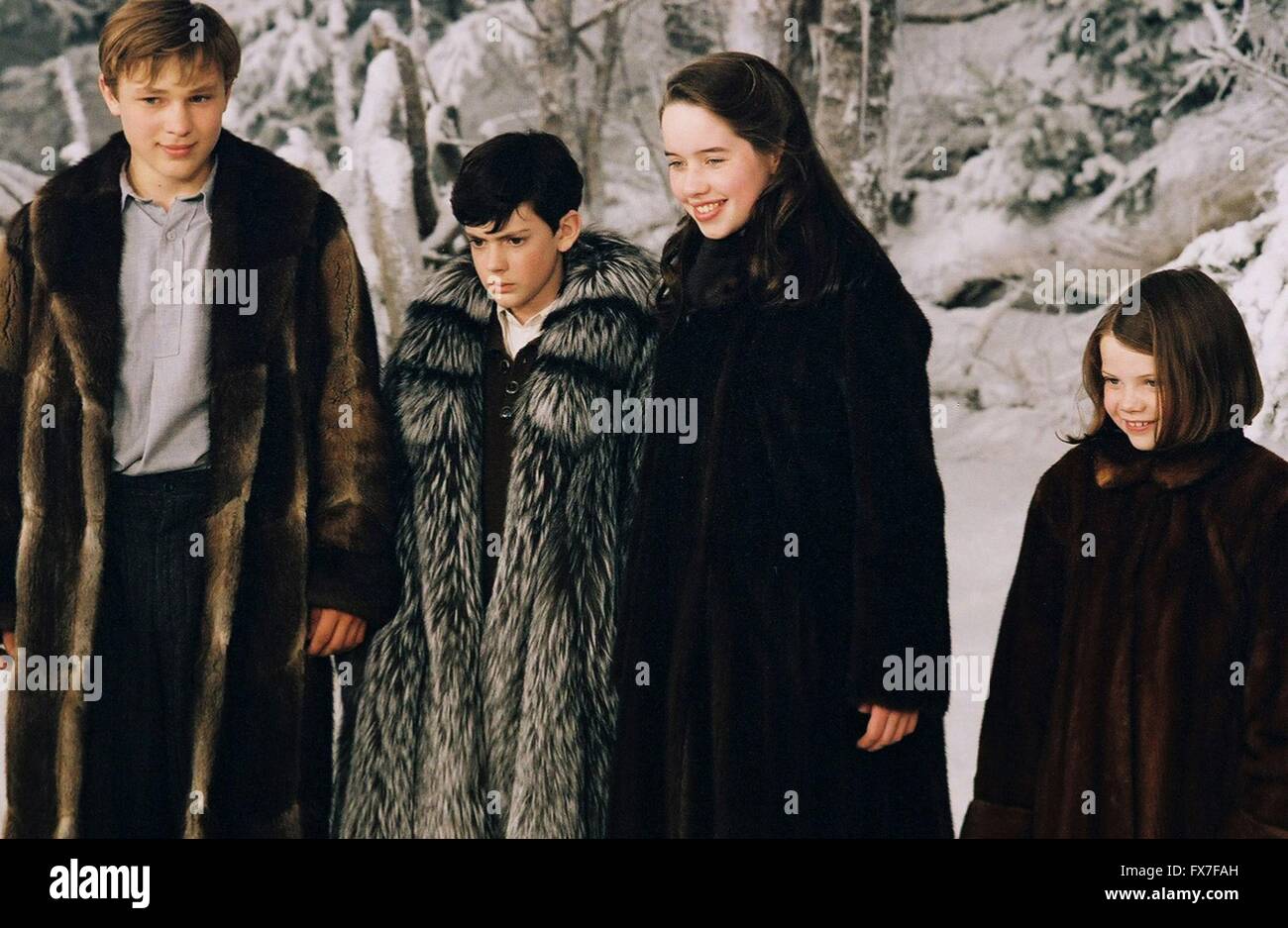 The Chronicles of Narnia: The Lion, the Witch and the Wardrobe Year: 2005 USA Georgie Henley, Anna Popplewell, Skandar Keynes, William Moseley, Director: Andrew Adamson Stock Photo