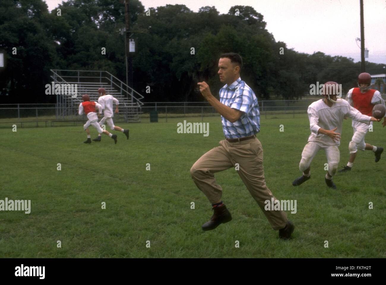 Forrest Gump Year : 1994 USA Director : Robert Zemeckis Gary Sinise, Mykelti Williamson, Tom Hanks Stock Photo
