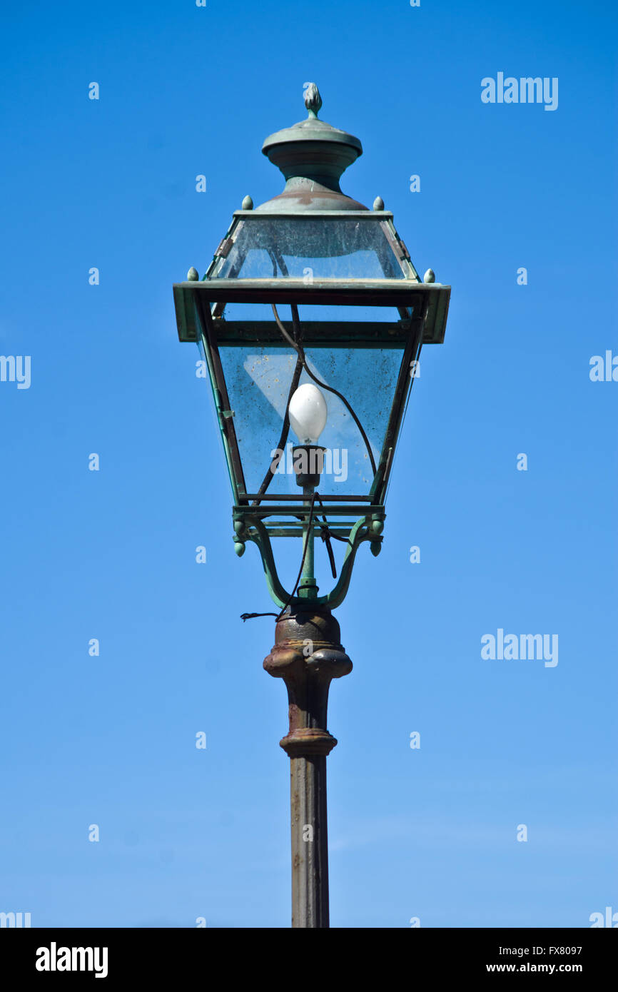 Lamppost lamp hires stock photography and images Alamy
