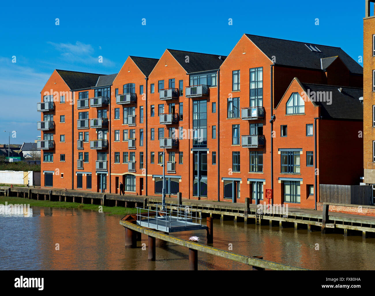 Modern apartments overlooking the River Hull, Kingston upon Hull, Humberside, East Yorkshire, England UK Stock Photo