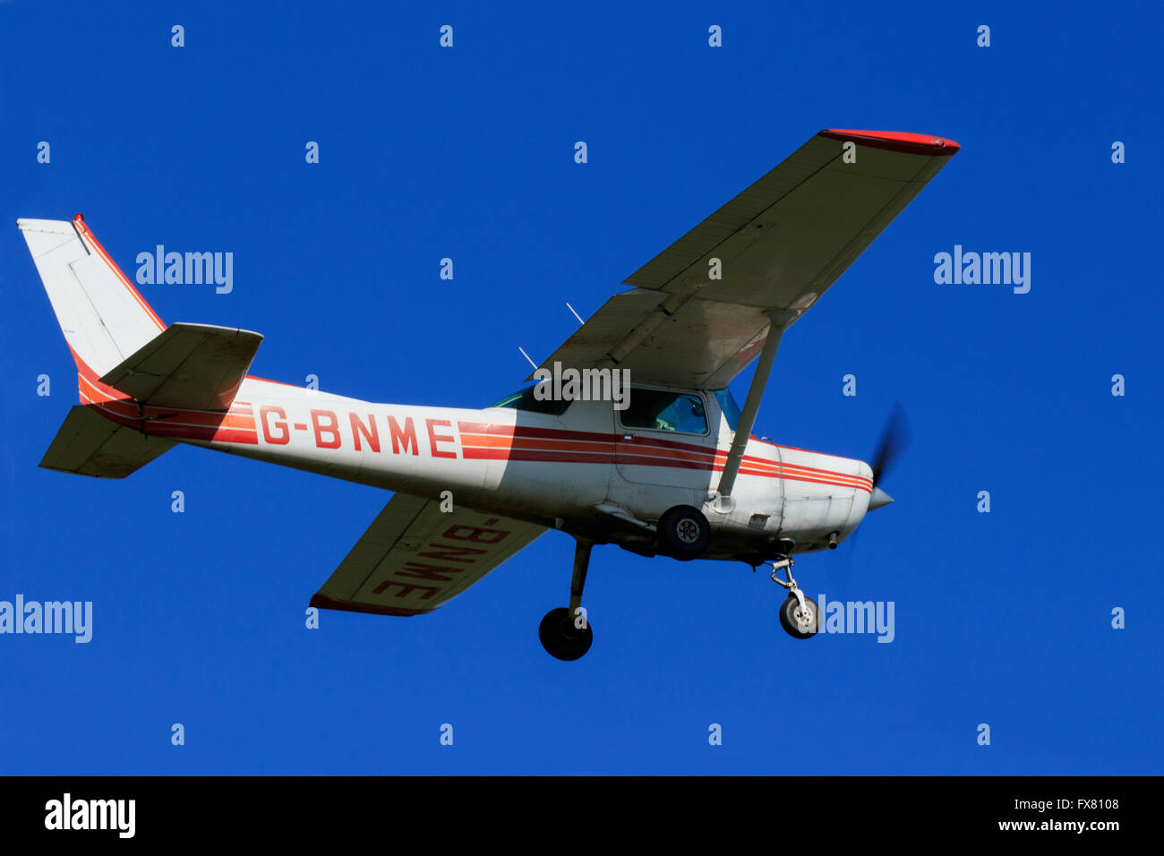 Cessna 152 G-BNME inn flight at Netherthorpe Airfield Stock Photo - Alamy