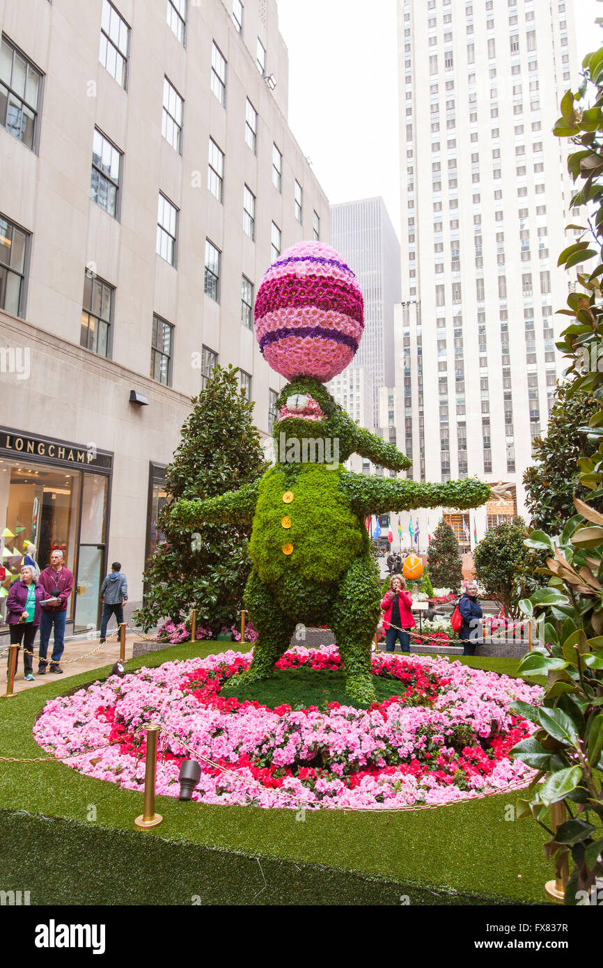 Giant easter bunny hires stock photography and images Alamy