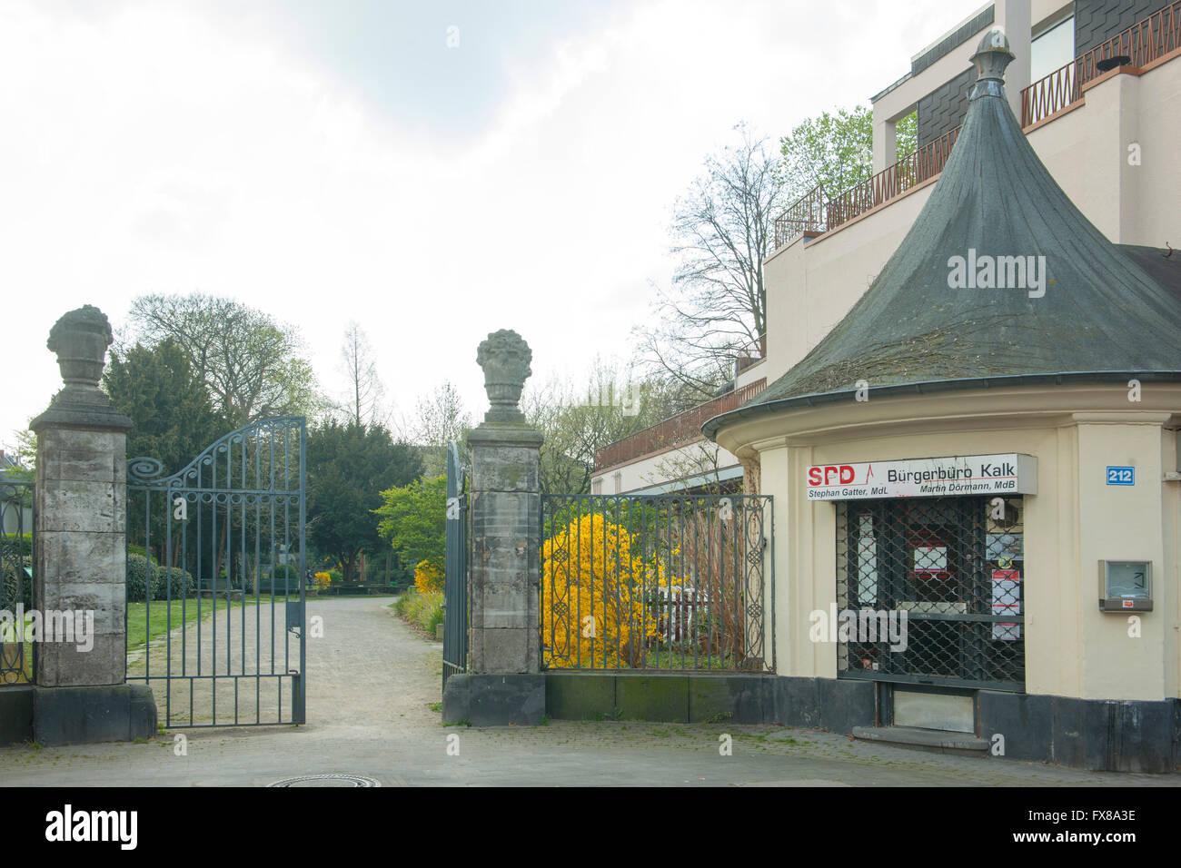 Köln, Kalk, Kalker Hauptstrasse, Eingang zum Kalker Stadtgarten und Bürgerbüro Kalk Stock Photo