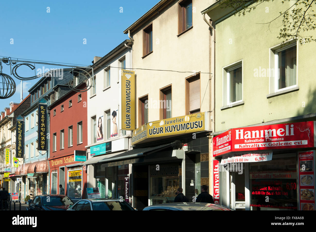 Köln, Mülheim, die Keupstrasse ist als ein Zentrum des türkischen Geschäftslebens bekannt. Stock Photo