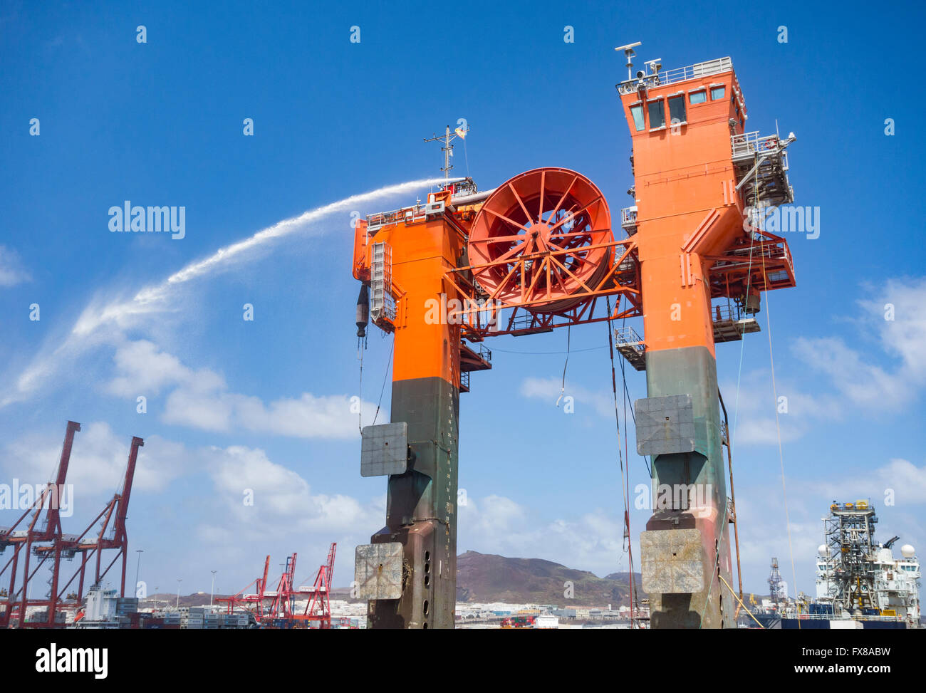 Hiload DP platform used to transfer crude products between offshore oil rigs and Tankers Stock Photo