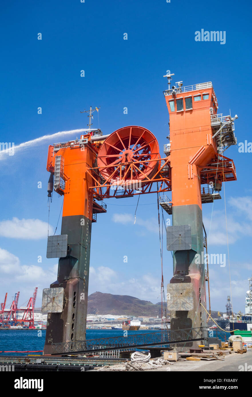 Hiload DP platform used to transfer crude products between offshore oil rigs and Tankers Stock Photo