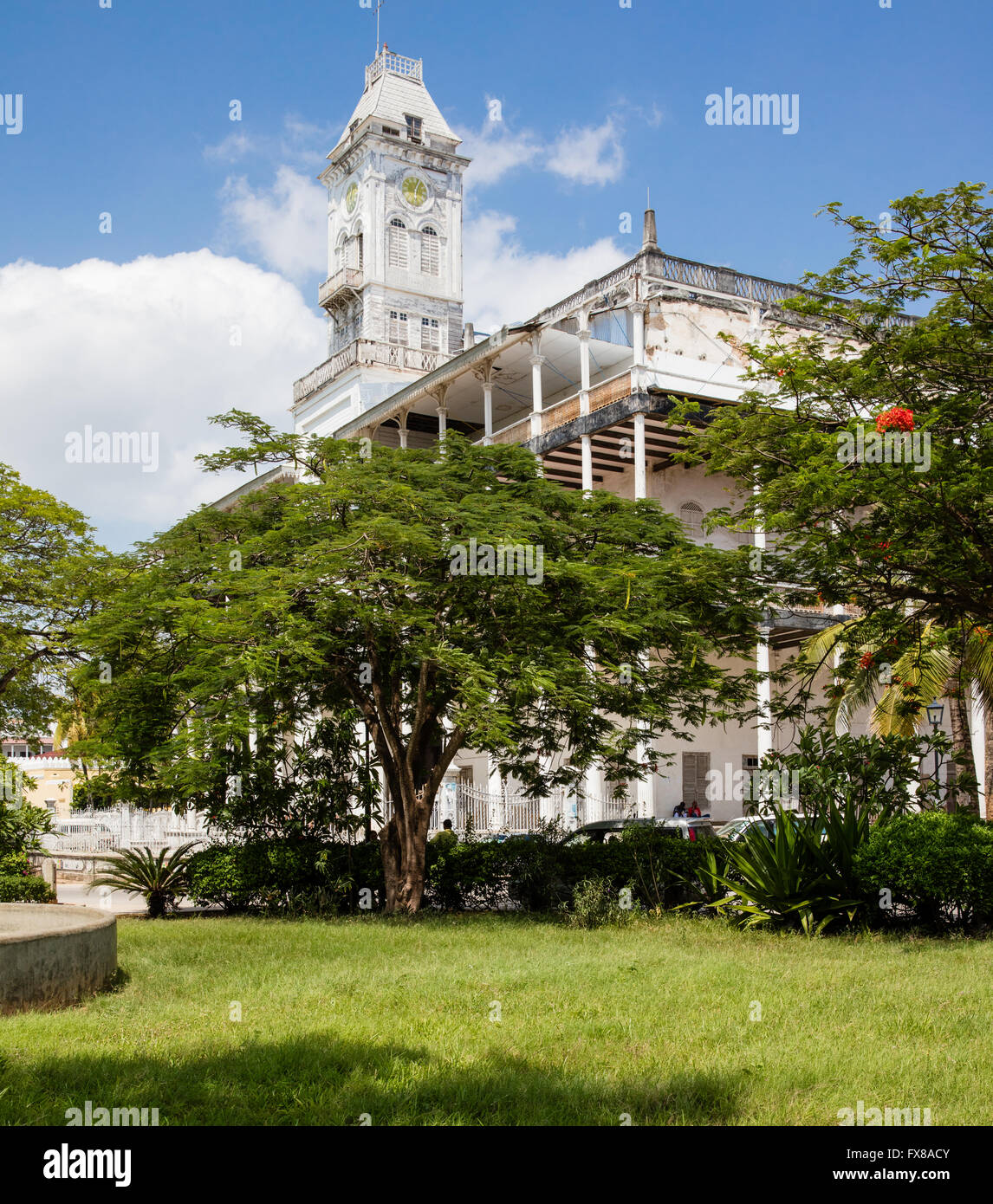 The House of Wonders in Stone Town Zanzibar from the Forodhani Gardens on the town sea front Stock Photo
