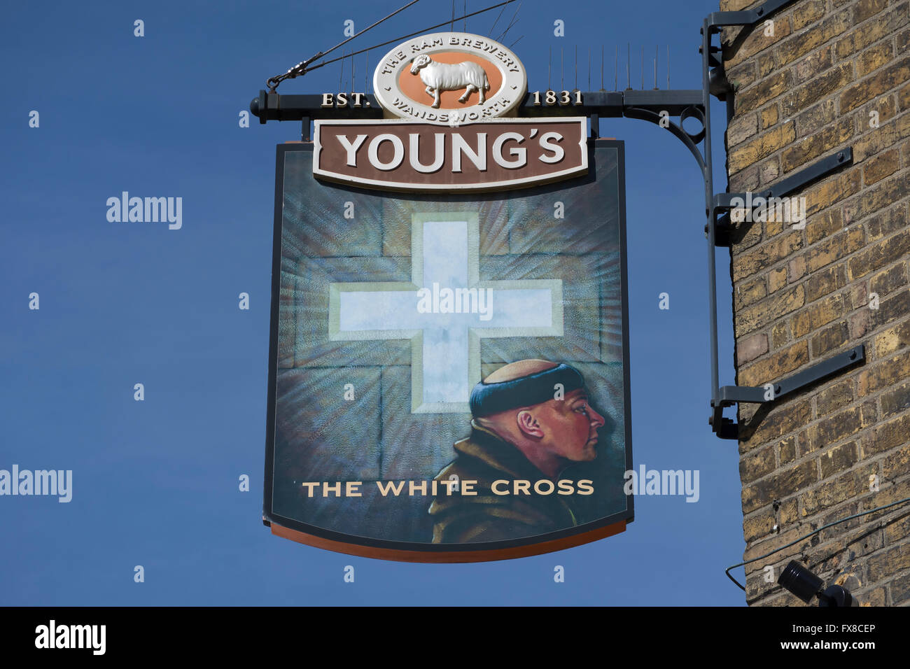 pub sign for the white cross, in richmond upon thames, surrey, england Stock Photo