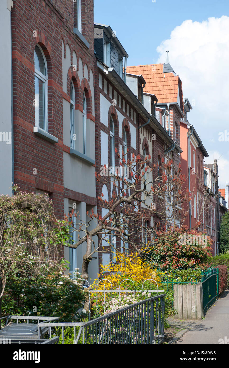 Köln, Nippes, Eisenachstrasse, wohnen in Dreifensterhäusern Stock Photo