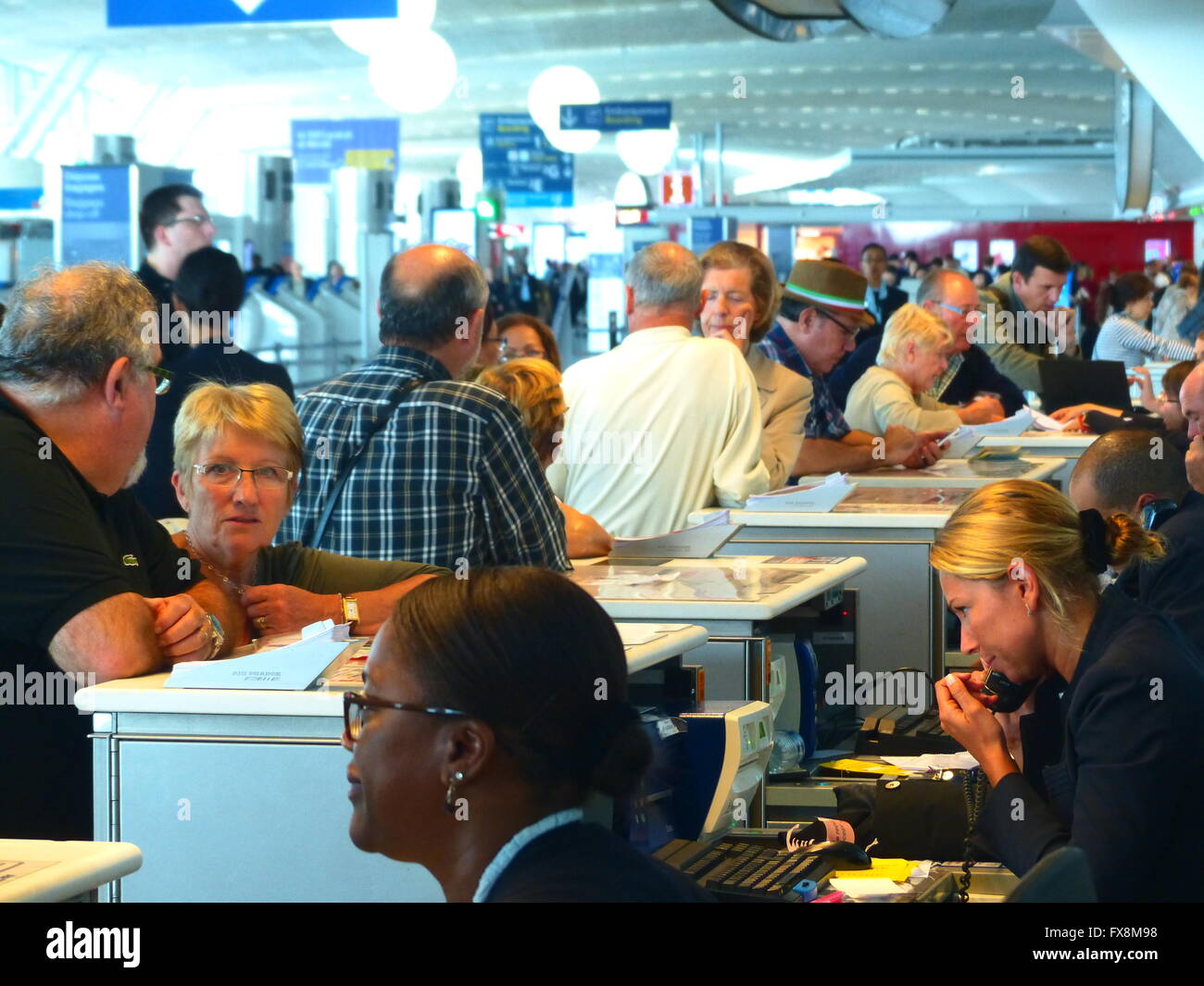 Charles De Gaulle International Airport, ground personnel searches for
