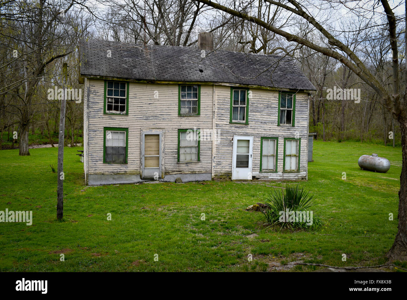 USA Kentucky KY an old dilapidated American home house no longer in use Stock Photo