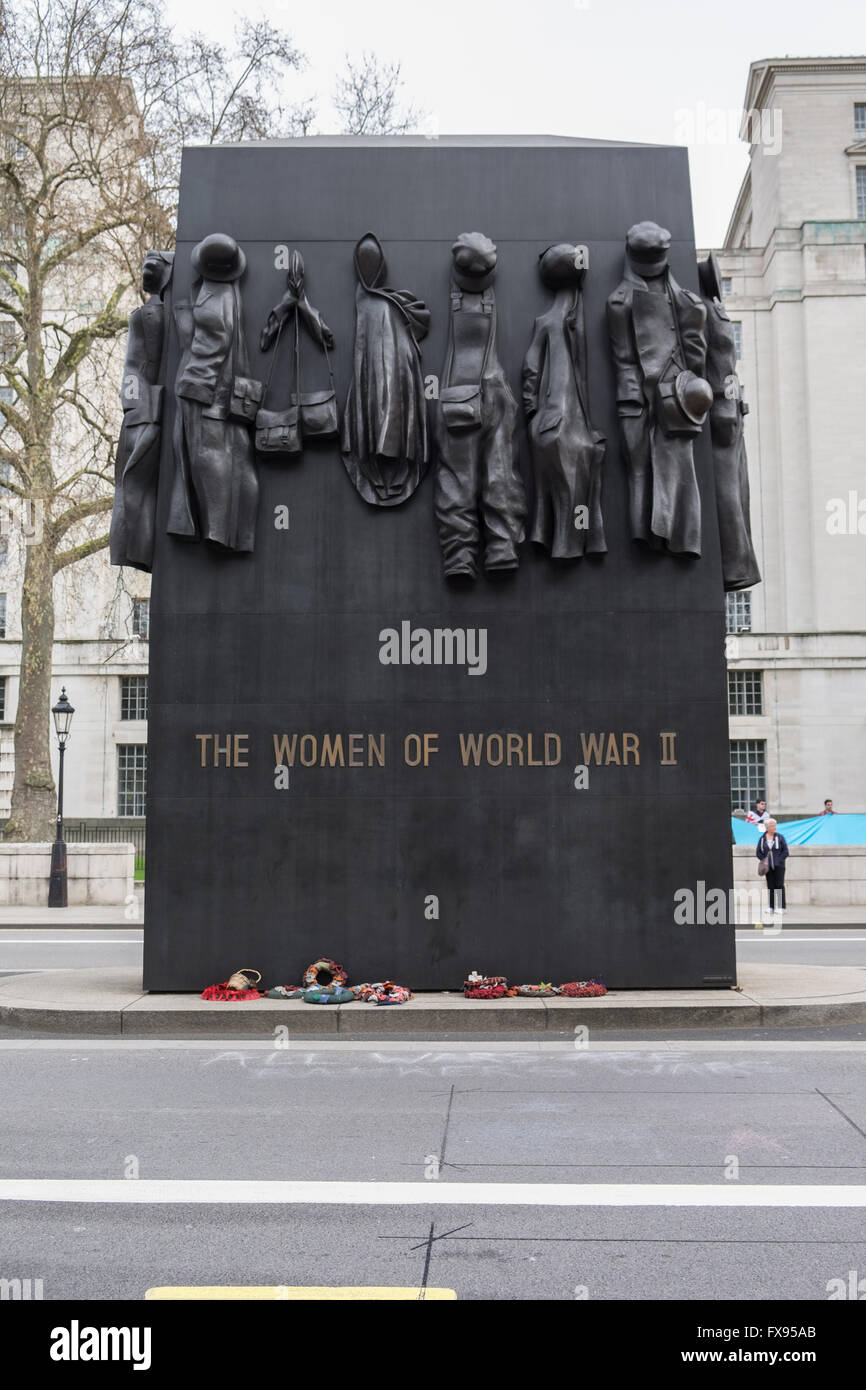 Women of world war two memorial hi-res stock photography and images - Alamy