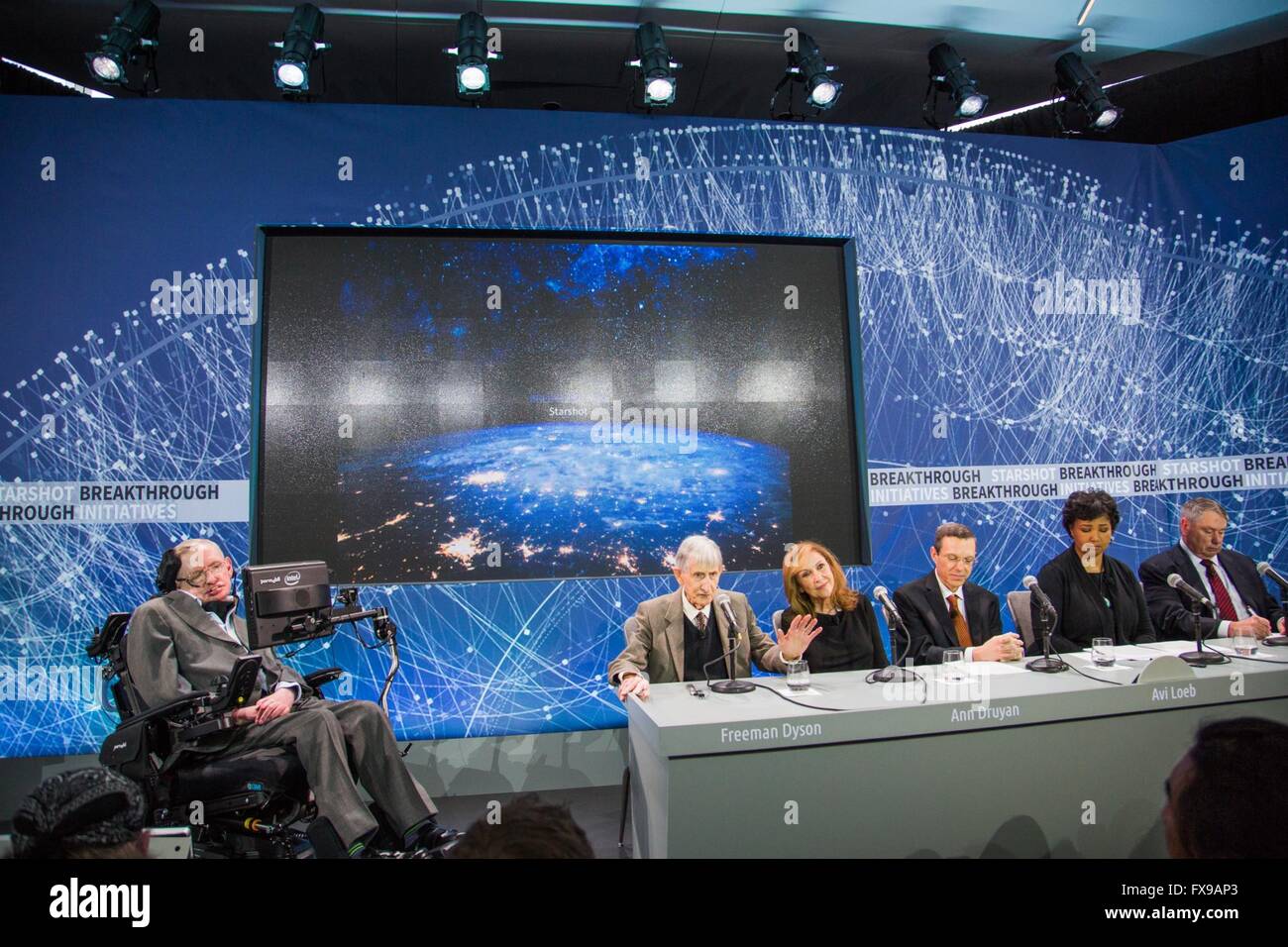 (160412) -- NEW YORK, April 12, 2016 (Xinhua) -- Theoretical physicist and mathematician Freeman Dyson (2nd, L) speaks at the 'StarShot' project press conference at One World Observatory in New York, the United States, April 12, 2016. Attendees are (R to L): former director of NASA's Ames Research Center Pete Worden, NASA astronaut Mae Jemison, theoretical physicist Avi Loeb, author and producer Ann Druyan, theoretical physicist and mathematician Freeman Dyson and astrophysicist Stephen Hawking. British astrophysicist Stephen Hawking announced here Tuesday he is teaming up with Russian billion Stock Photo