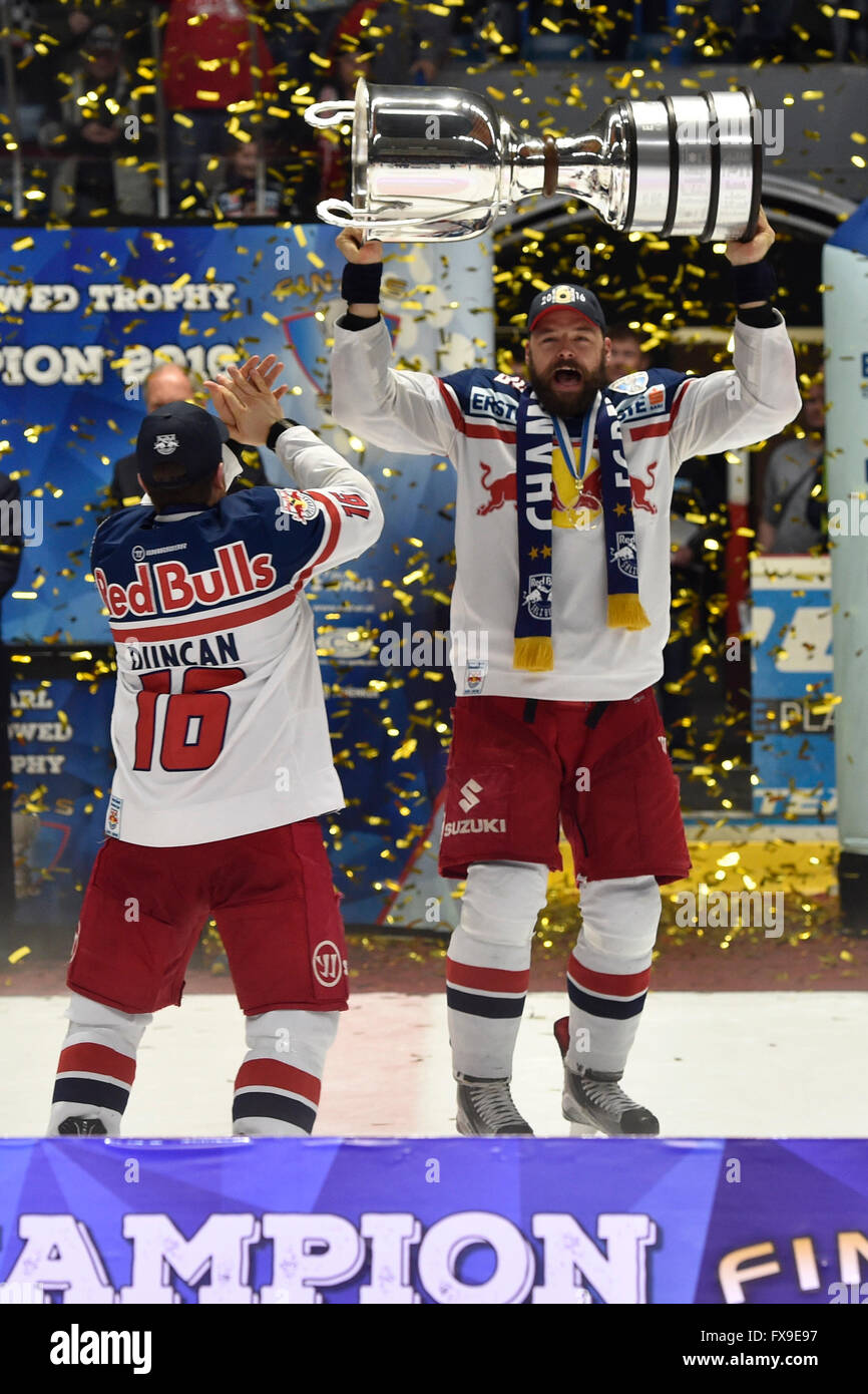 Znojmo, Czech Republic. 12th Apr, 2016. EC Red Bull Salzburg defended the title in Erste Bank Eishockey Liga (EBEL). The Austrians won on Tuesday final 6 in Znojmo, Czech Republic 4:3 and the series 4:2, April 12, 2016. © Vaclav Salek/CTK Photo/Alamy Live News Stock Photo