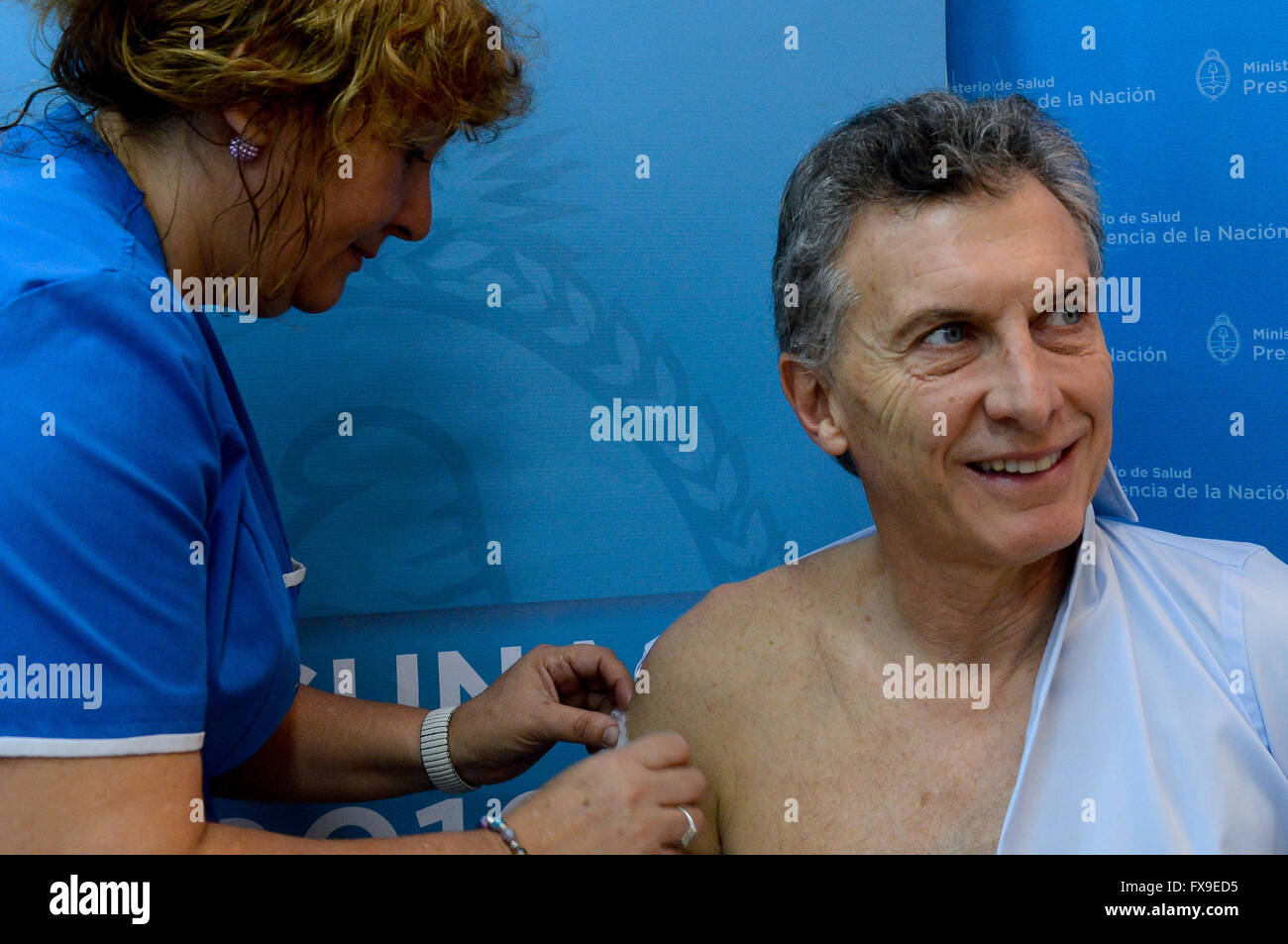 Buenos Aires, Argentina. 12th Apr, 2016. Argentina's President Mauricio Macri (R) receives an antiflu vaccine at Fernandez Hospital, in Buenos Aires, capital of Argentina, on April 12, 2016. Credit:  TELAM/Xinhua/Alamy Live News Stock Photo